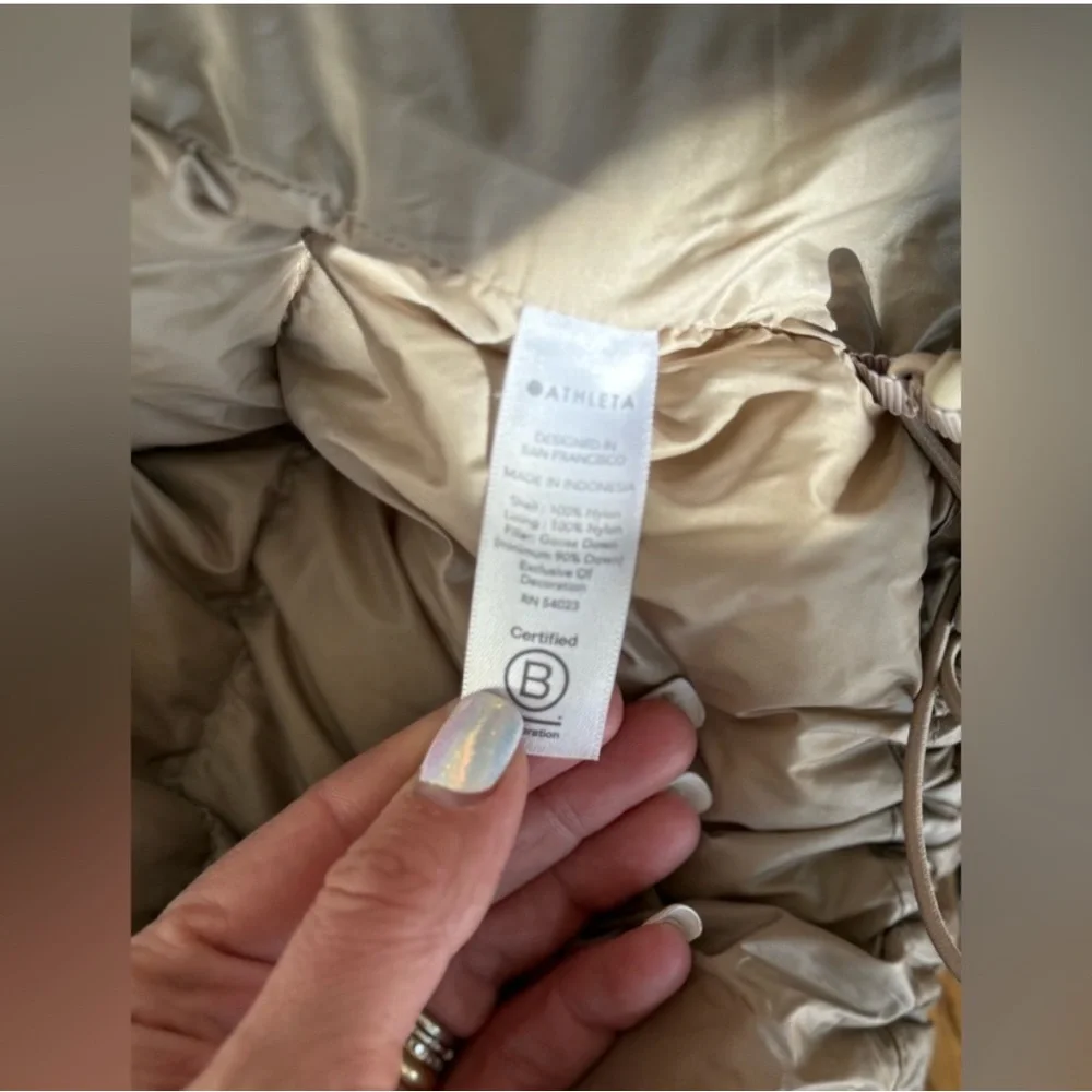 Athleta Lofty Down Puffer Jacket, Size Medium - Picture 4 of 4